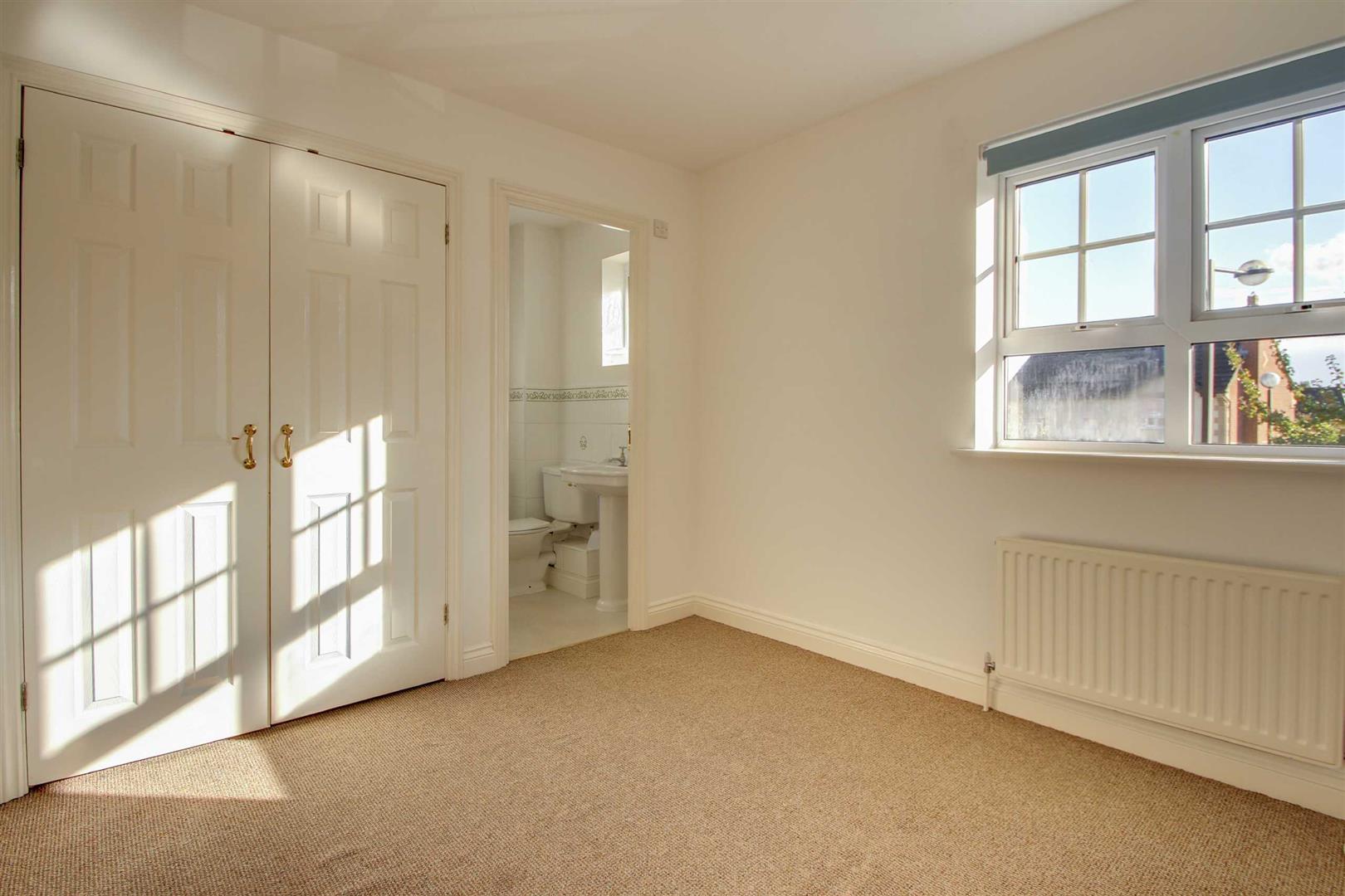 Roeburn Crescent, Emerson Valley, Milton Keynes
